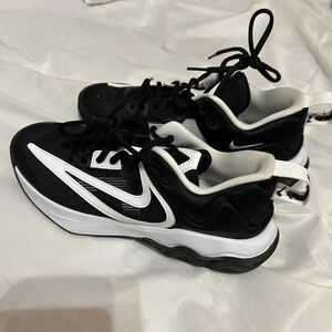 Men’s size 7 Giannas immortality